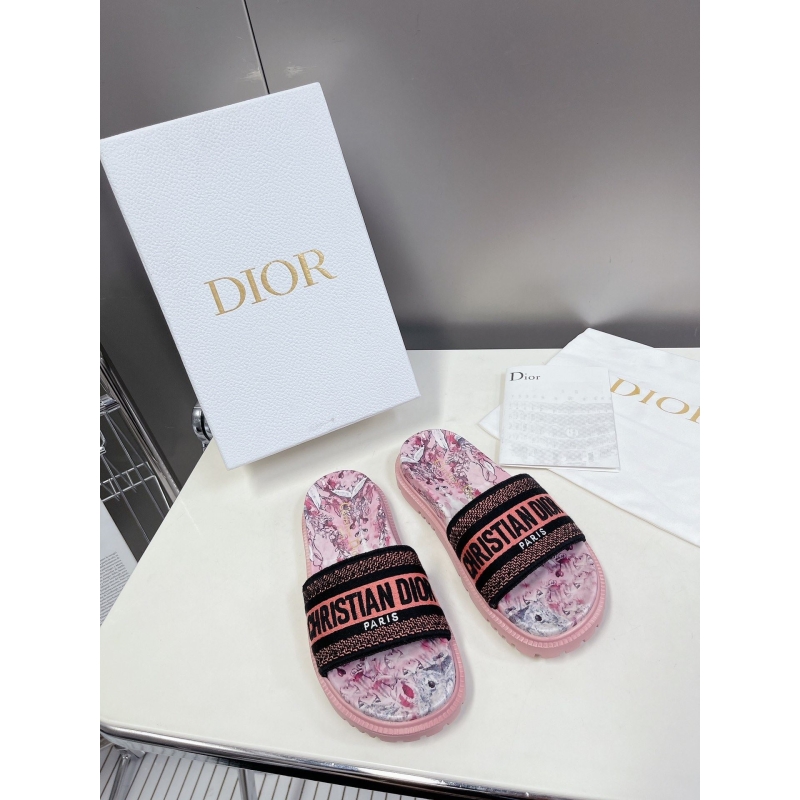 ch**an D*or slippers